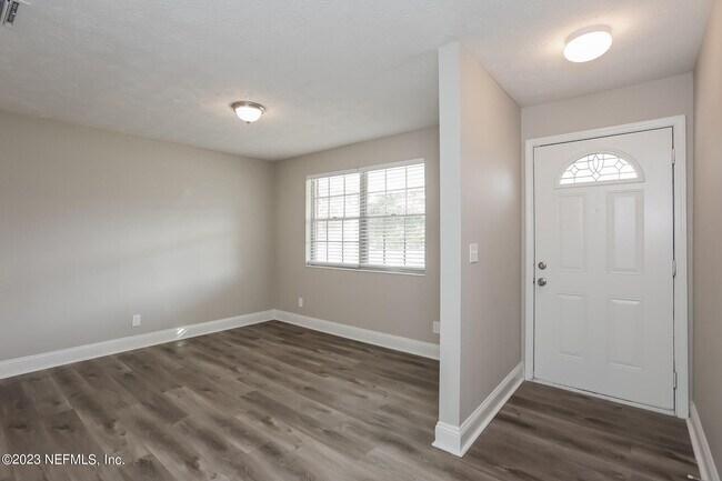 Photo - 7421 Deepwood Dr N