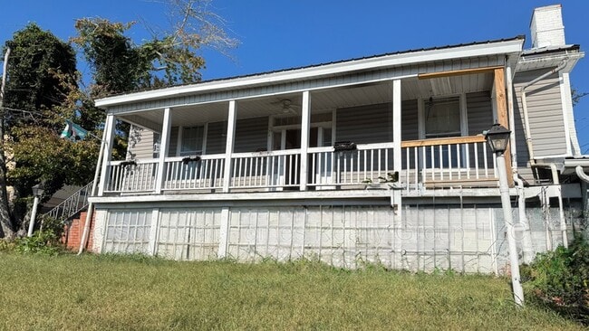 Building Photo - 405 N High St