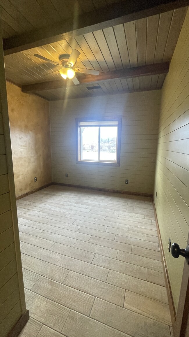 Photo - 1 Crystal Creek Dr