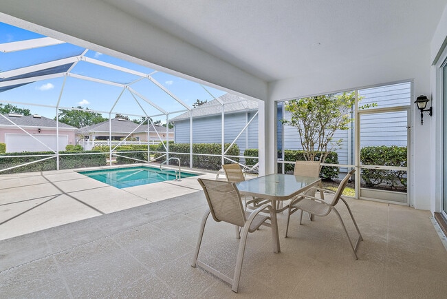 Photo - 242 Poinciana Dr