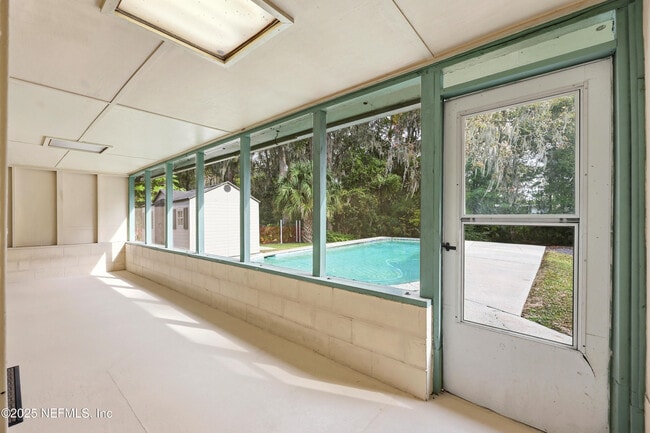 Photo - 457 Nightingale Rd