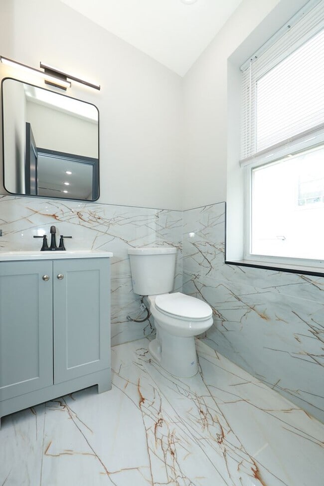 Photo - 3565 Kensington Ave Unit 2