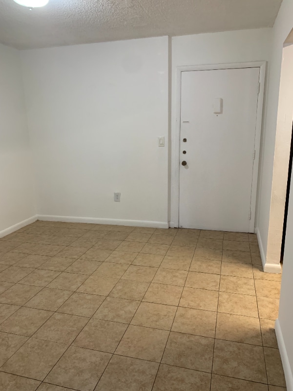 Photo - 6130 W 19th Ave Unidad 207 Rental