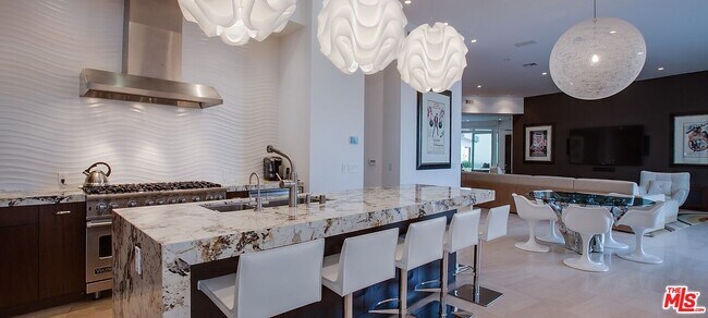 1500 Blue Jay Way