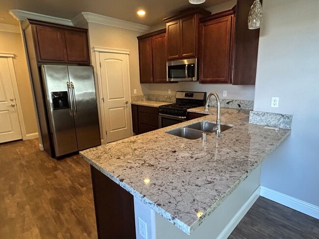 Photo - Townhouse for Rent in Anderson CA | Garage, Fenced Yard, Modern Upgrades