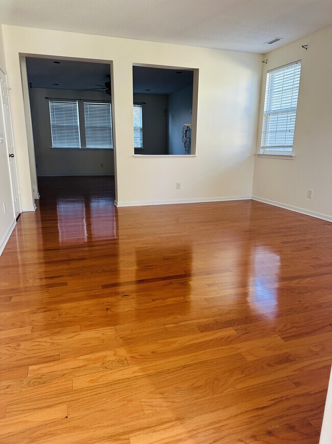 Photo - 1150 Brookhill Way