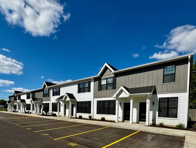 Building Photo - 1432 Naperville Wheaton Rd