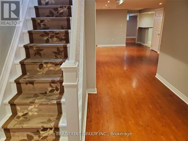 Photo - 92 Sir Jacobs Crescent