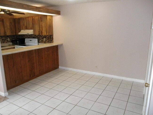 571 Springdale Cir