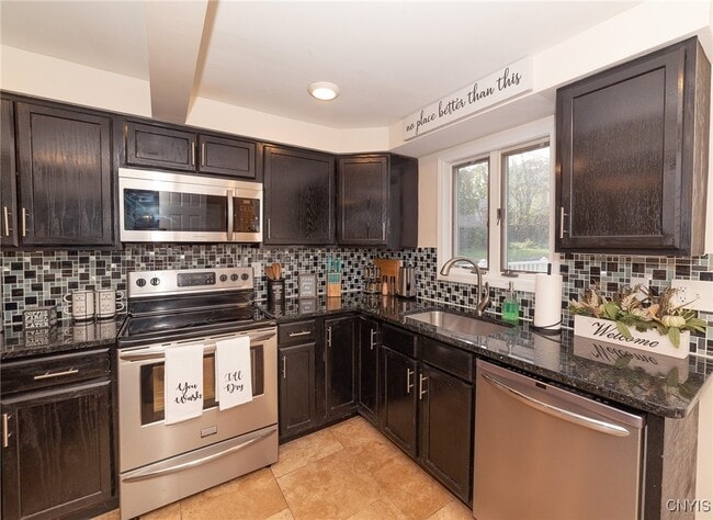 Building Photo - 312 Hall Ave