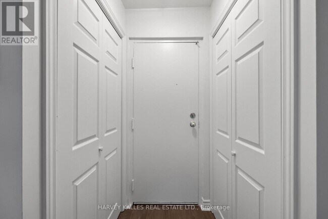 Photo - 353 Queen St W Unit 10
