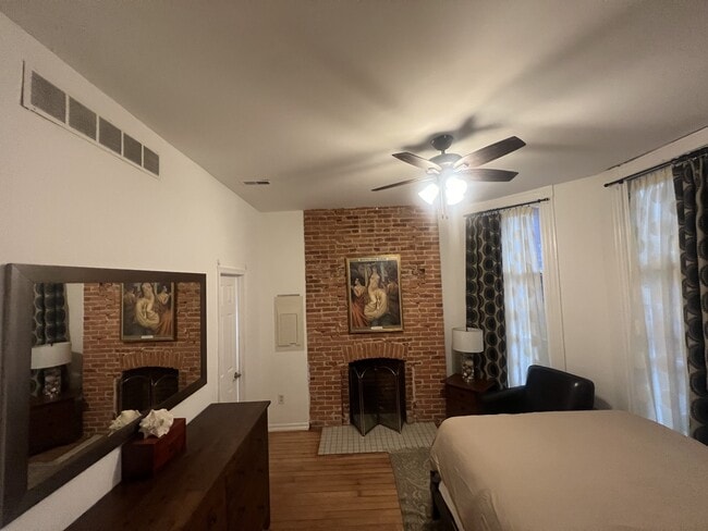 Building Photo - 2030 Park Ave Unit #1 Rental