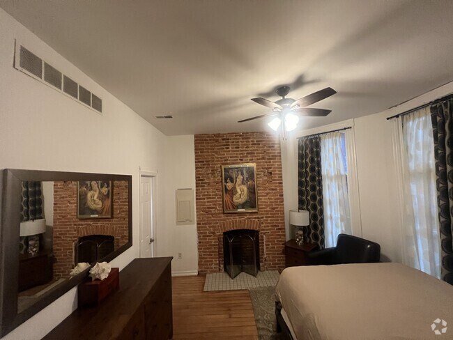 Building Photo - 2030 Park Ave Unit #1 Rental