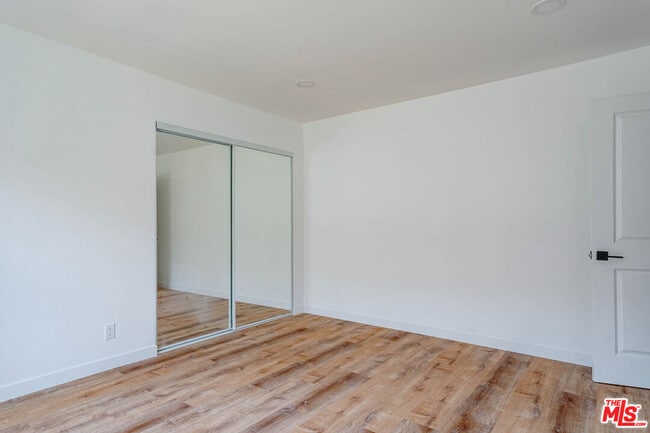 Photo - 938 W Glenoaks Blvd Unit 1