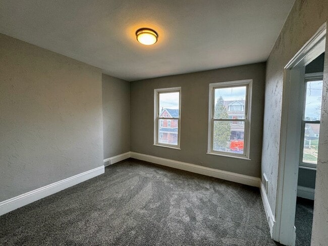 Photo - 320 Orchard Pl