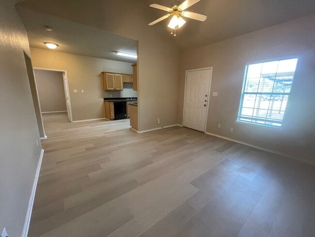 Building Photo - 105-107 Sunburst Court Unit 107 Rental