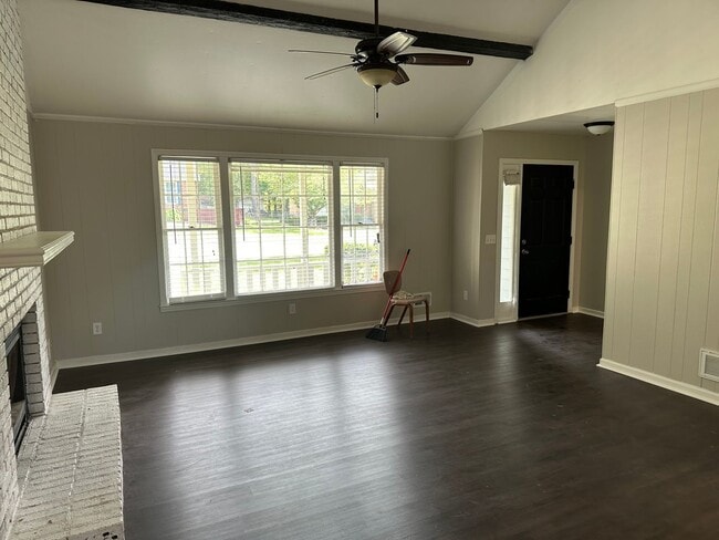 219 Concourse Dr