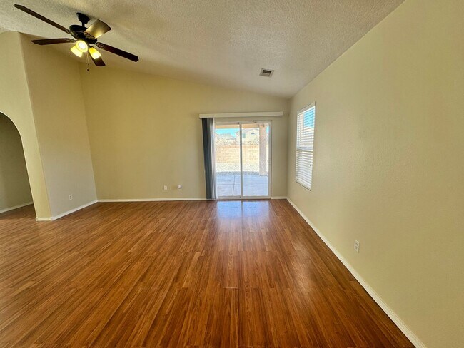 Photo - 3 bed 2 bath home in Huning Ranch