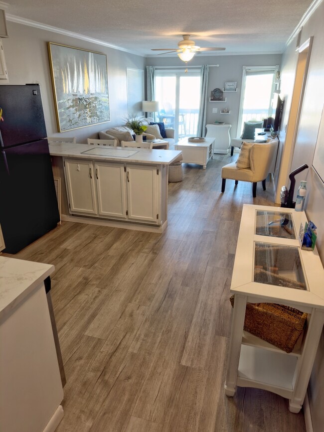 Photo - 301 Commerce Way