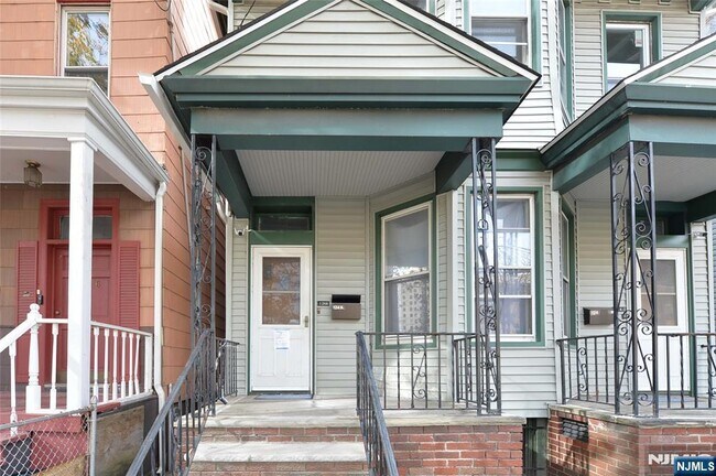 Photo - 124 Tuers Ave