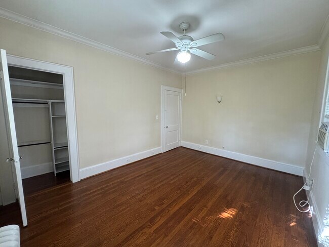 1292 Oxford Rd NE