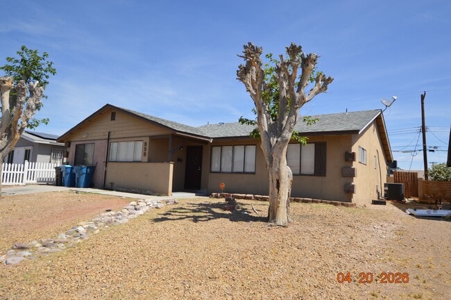 Photo - 325 Pershing Dr
