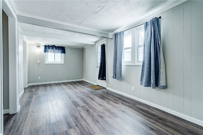 Photo - 1070 Gravel Rd