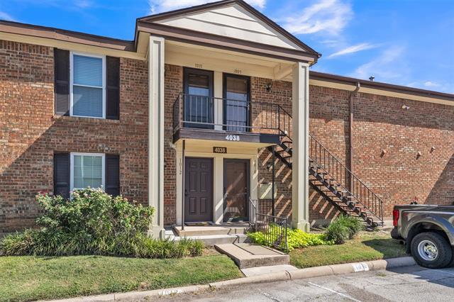 Building Photo - 4038 Ridglea Country Club Dr Unit 1011