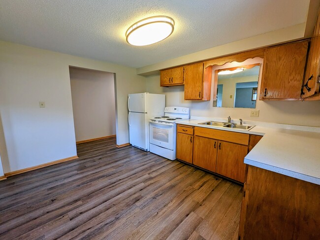 Photo - 807 W 3rd St Unit 4