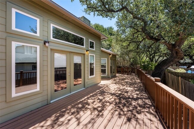 7203 Desert Rose Cove