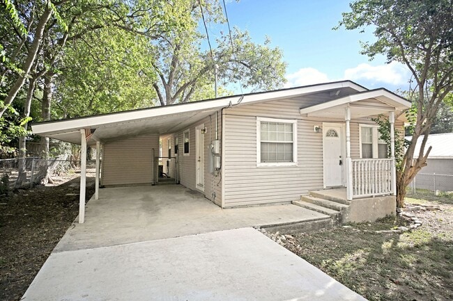 Photo - 633 S Academy Ave