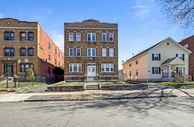 Building Photo - 142-144 Clark St Rental