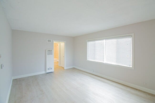 Photo - 10227 S 10th Ave Unidad #4