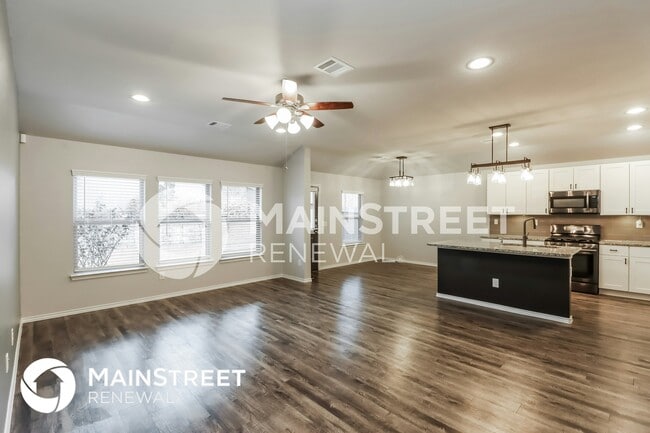 Photo - 131 Valiant Ridge Trail