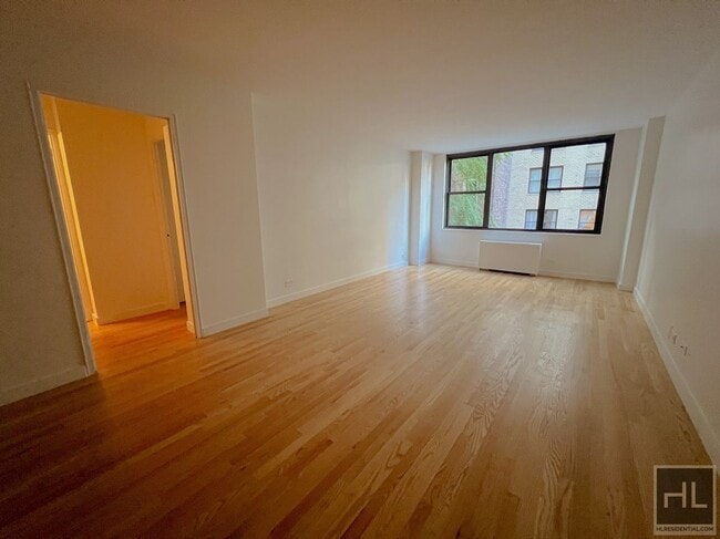 Building Photo - EAST 49 STREET Unit 4S