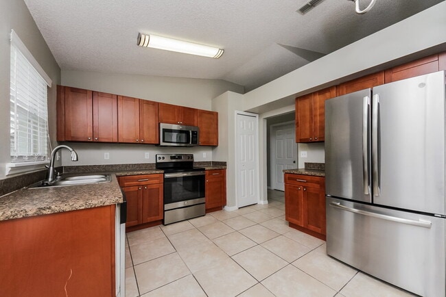 Photo - 1125 Winding Water Way