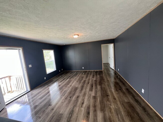 Photo - 195 Peach St