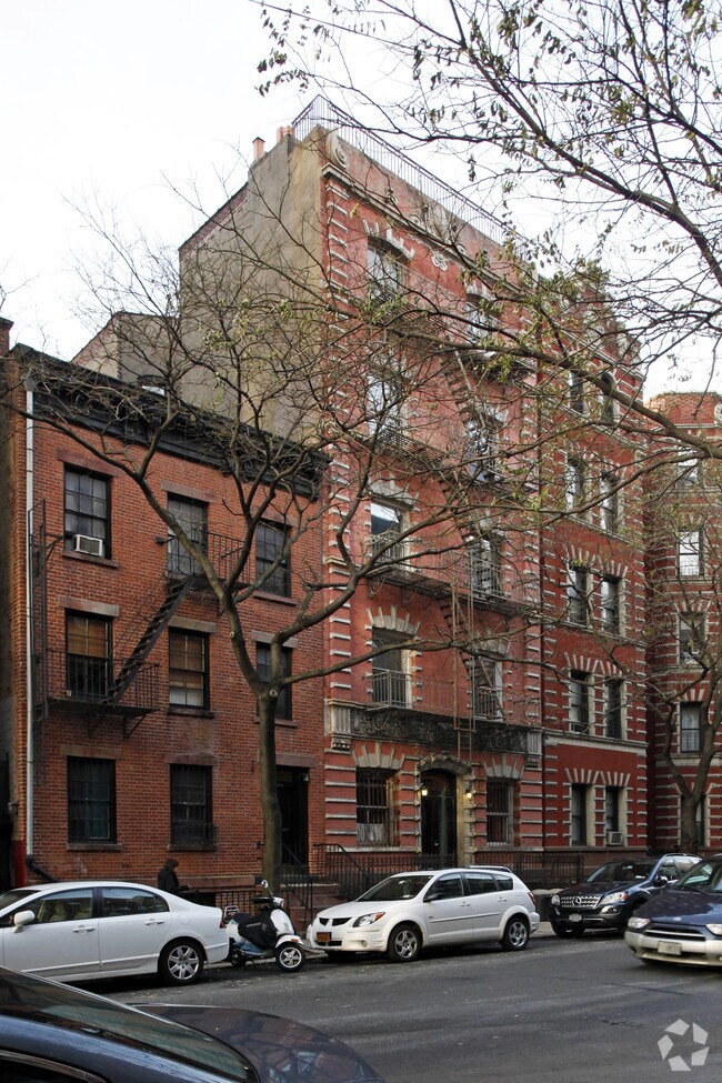 Primary Photo - 214 W 16th St