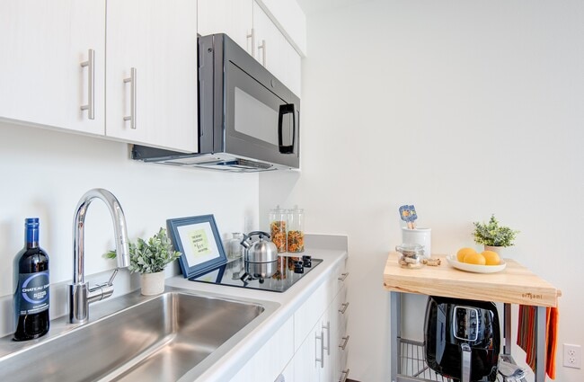 Photo - Mt Baker The Maddux Apartments