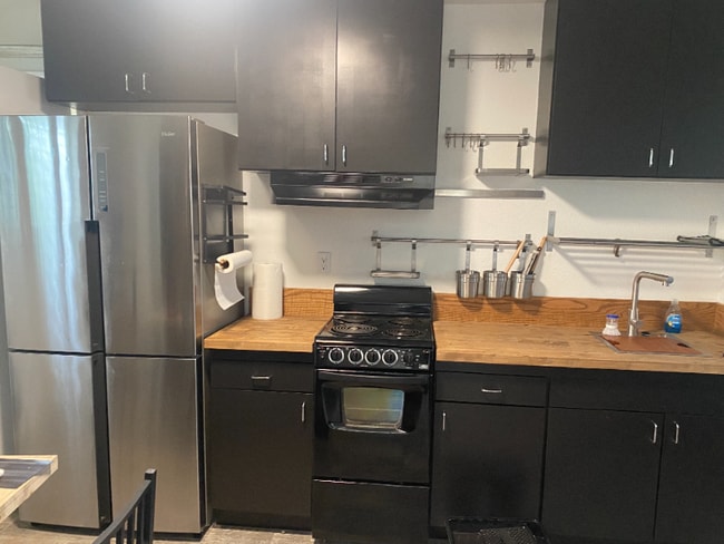 Building Photo - 765 Crescent Ave