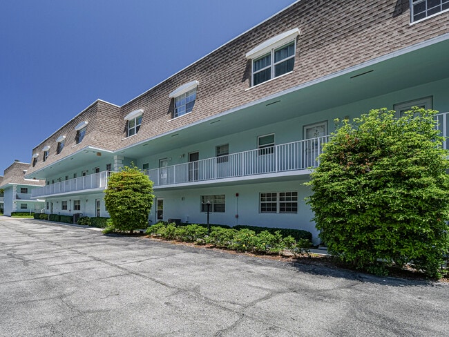 Exterior Entrance - 1901 Indian River Blvd Unit D-103