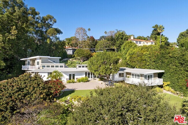 Photo - 11215 Sunset Blvd