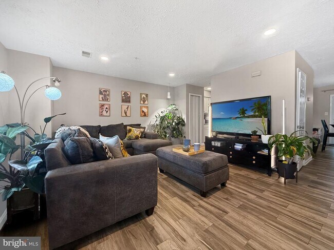 Photo - 7246 Mahogany Dr