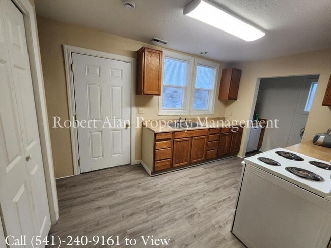 Photo - 203 SE 17th St