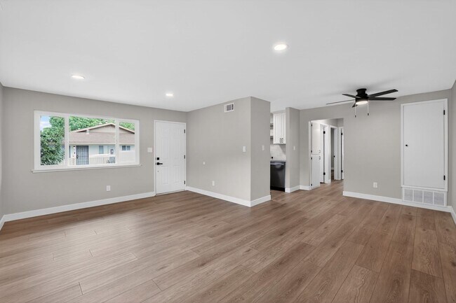 Photo - CITRUS HEIGHTS - Gorgeous Renovated Condo - All Brand New! Unit 4