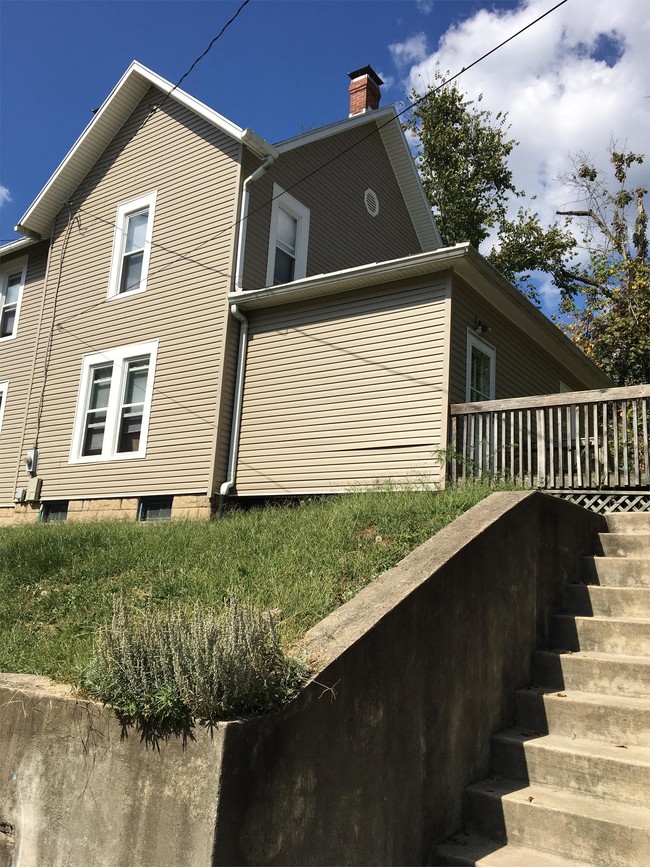 Photo - 98 N Lancaster St