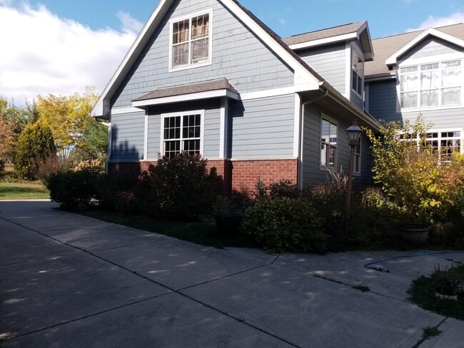 Photo - 4582 Bishops Ct