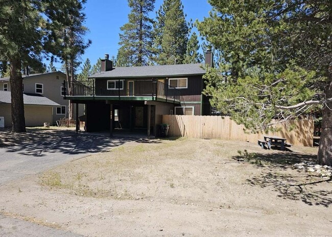 2282 Blitzen Rd