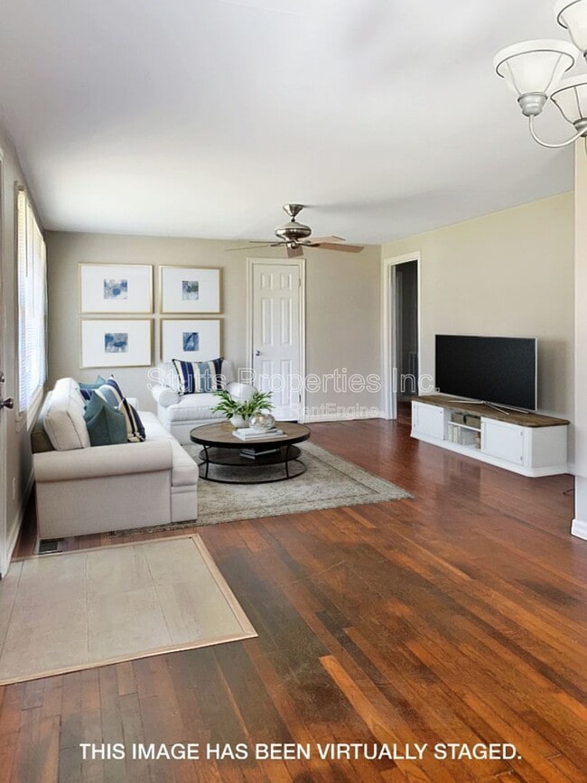 Photo - 106 Hackett Ct