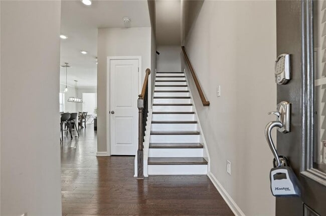 Photo - 504 Elm Bluff Way